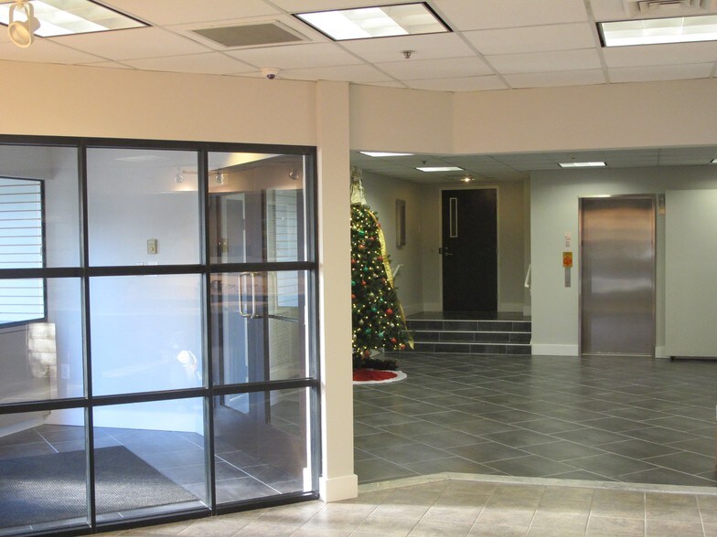 More Photos Of 7300 Hanover Green Dr, Mechanicsville Office For Sale