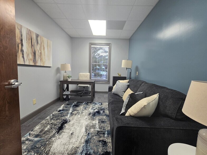 More Photos Of 114 Adris Pl, Dothan Office For Lease