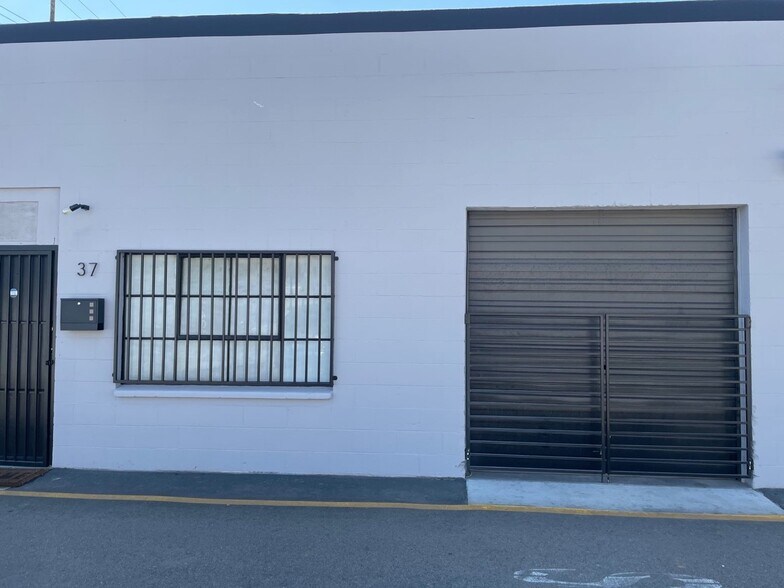 More Photos Of 7361 Ethel Ave, North Hollywood Service For Lease