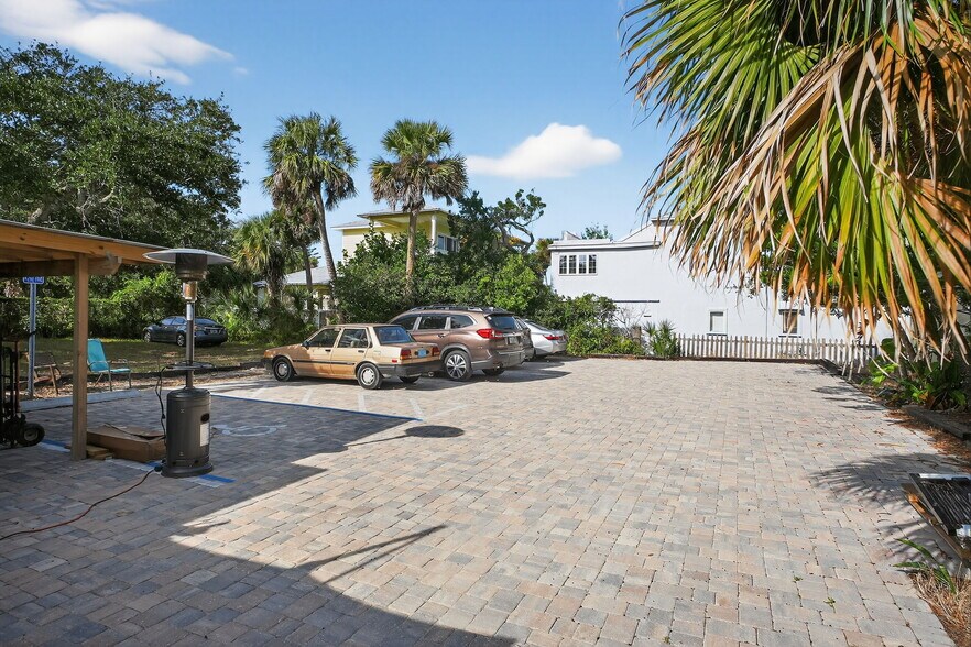 More Photos Of 314 Flagler Ave, New Smyrna Beach Storefront For Sale