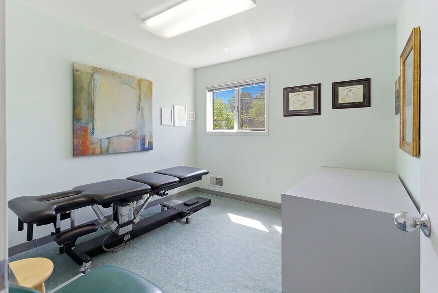 More Photos Of 801 Hughes Dr, Hamilton Office Residential For Sale