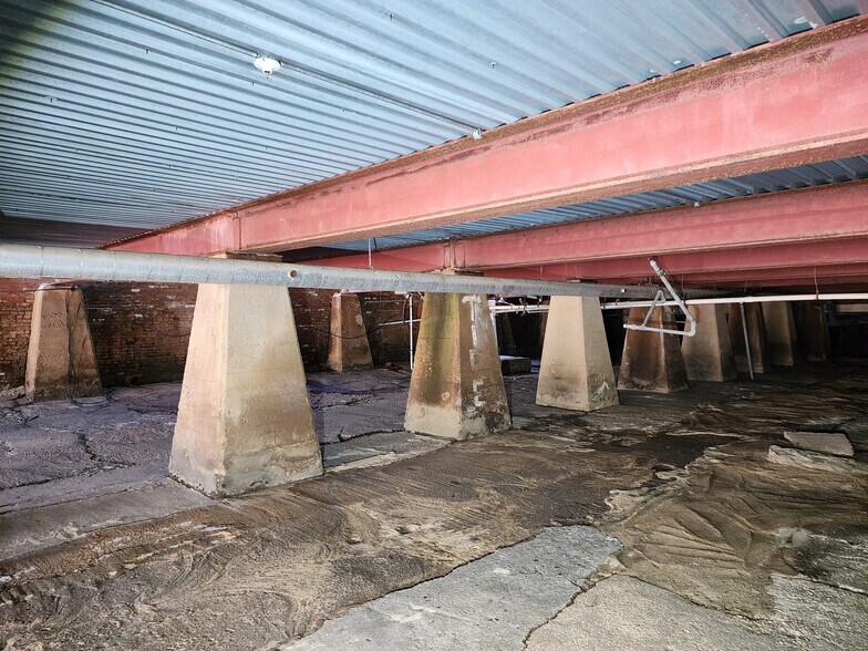 More Photos Of 20th AVE, Valley Light Manufacturing For Sale