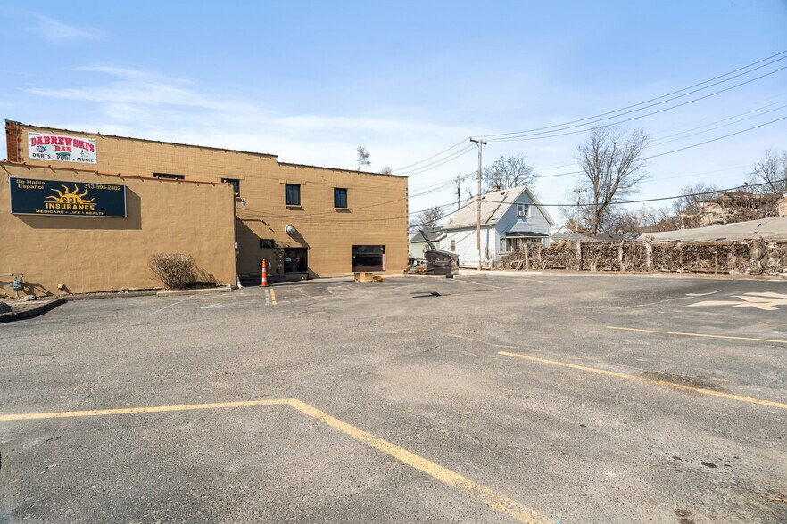 More Photos Of 220 Southfield Rd, Ecorse Storefront Retail Residential For Sale