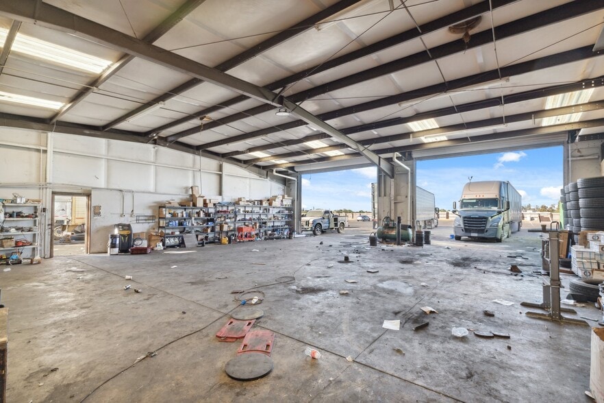 More Photos Of 2428 West Ave, Fresno Industrial For Sale