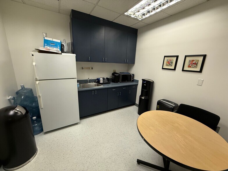 More Photos Of 150 S Los Robles Ave, Pasadena Office Residential For Lease