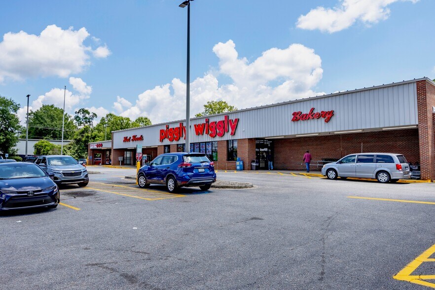 More Photos Of 611-621 Harry C Raysor Dr, Saint Matthews Freestanding For Sale