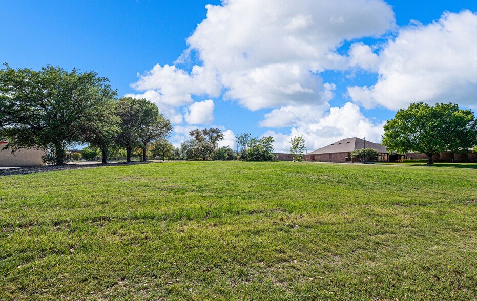 More Photos Of 720 N New Rd, Waco Land For Sale