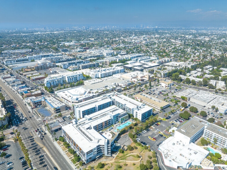 More Photos Of 13488 Maxella Ave, Marina Del Rey Apartments For Lease