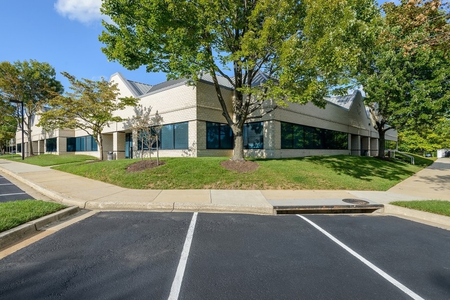 More Photos Of 904 Wind River Ln, Gaithersburg Office For Sale
