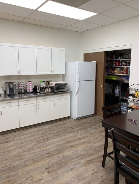 More Photos Of 1335 Alexandria Ct, Mccarran Manufacturing For Lease