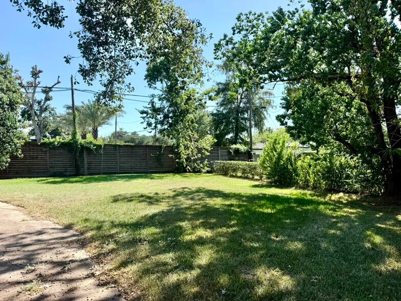 More Photos Of 7315 Housman, Houston Specialty For Sale