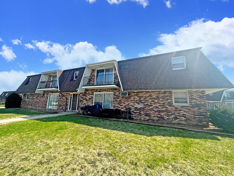 More Photos Of 150 Meadows Rd N, Bourbonnais Apartments For Sale