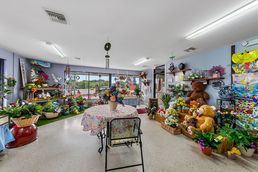 More Photos Of 984 Rockledge Blvd, Rockledge General Retail For Sale