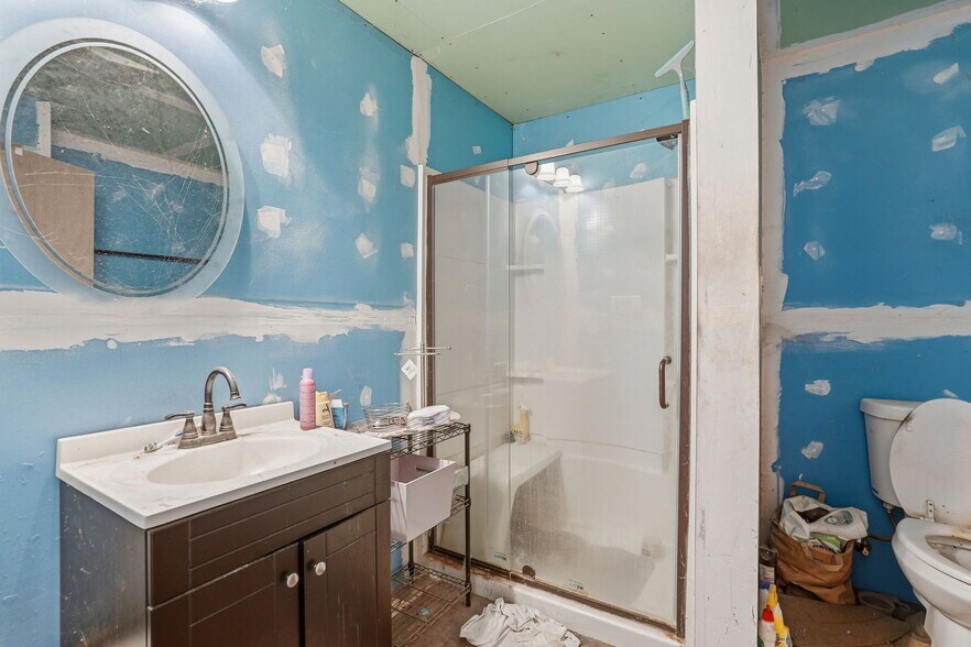 More Photos Of 201 Deer Springs Loop, Burnet Flex For Sale