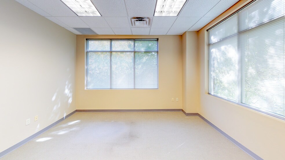 More Photos Of 1600 Westgate Cir, Brentwood Office For Lease