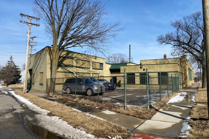 More Photos Of 2701-2731 Jerome St, Detroit Industrial For Sale