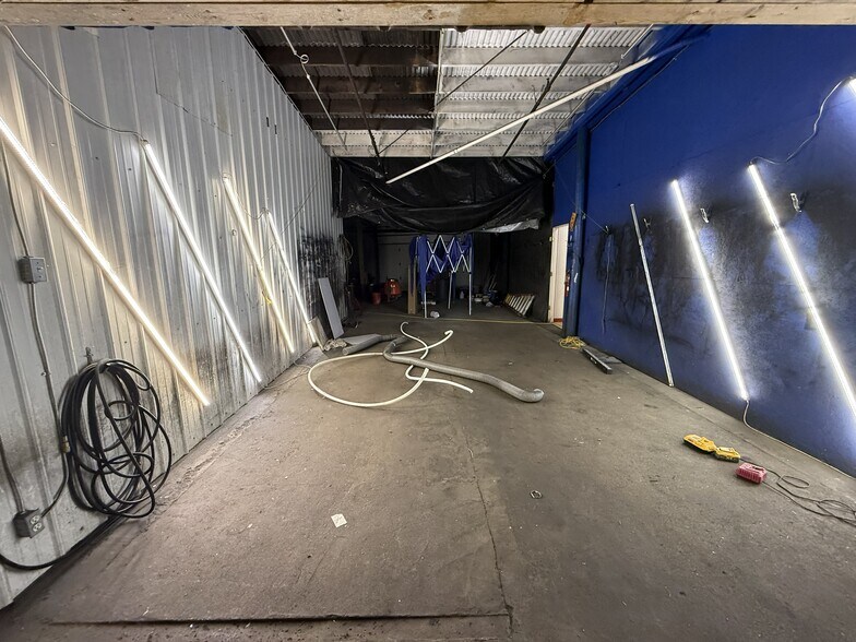 More Photos Of 310 Indianapolis Rd, Mooresville Warehouse For Lease