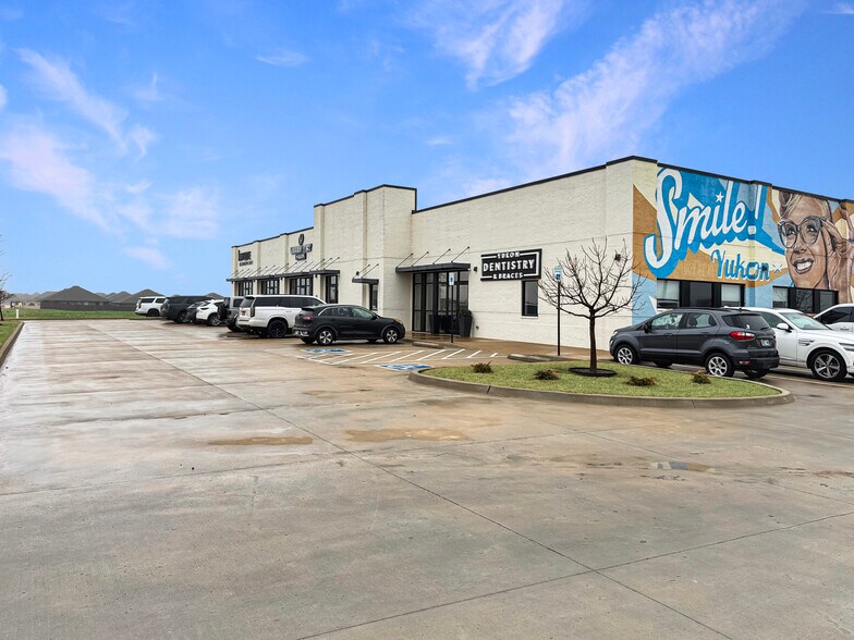 More Photos Of 901 E Main St, Yukon General Retail For Lease