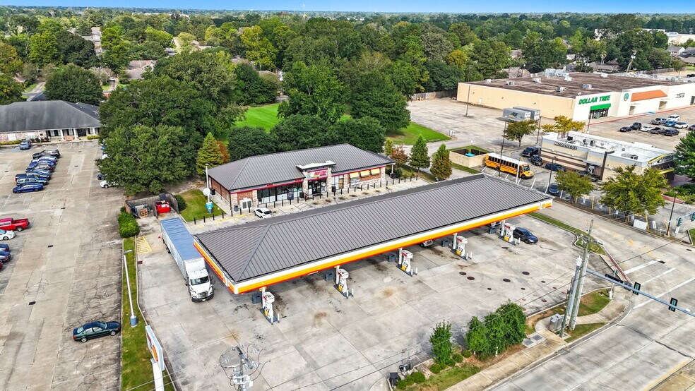 More Photos Of 2330 O'Neal Ln, Baton Rouge Convenience Store For Sale