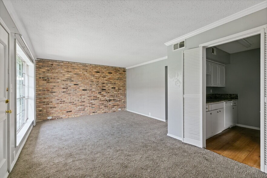 More Photos Of 3015 Greenridge Dr, Houston Apartments For Sale