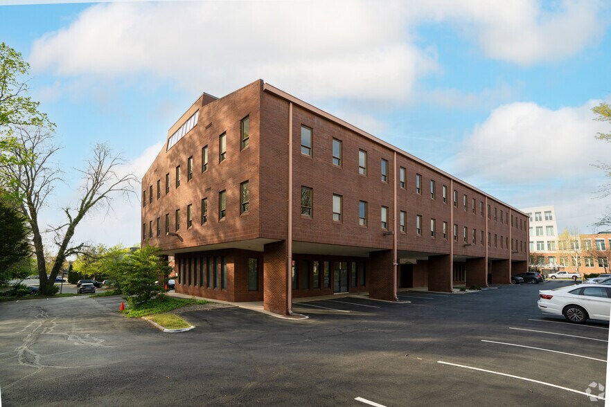 More Photos Of 10505 Judicial Dr, Fairfax Office For Lease