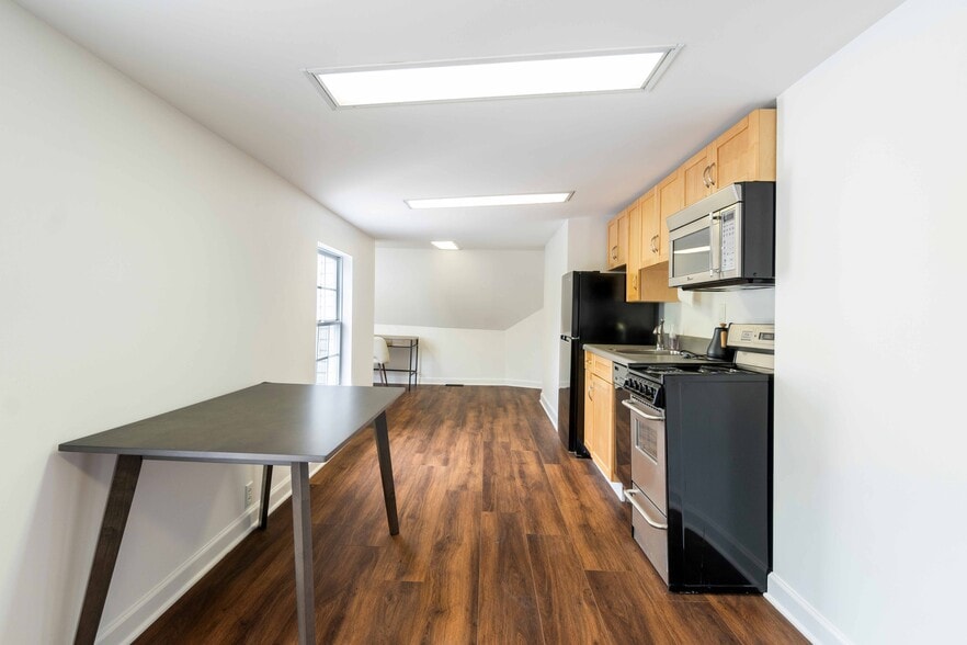 More Photos Of 4105 Hillsboro Cir, Nashville Office For Sale