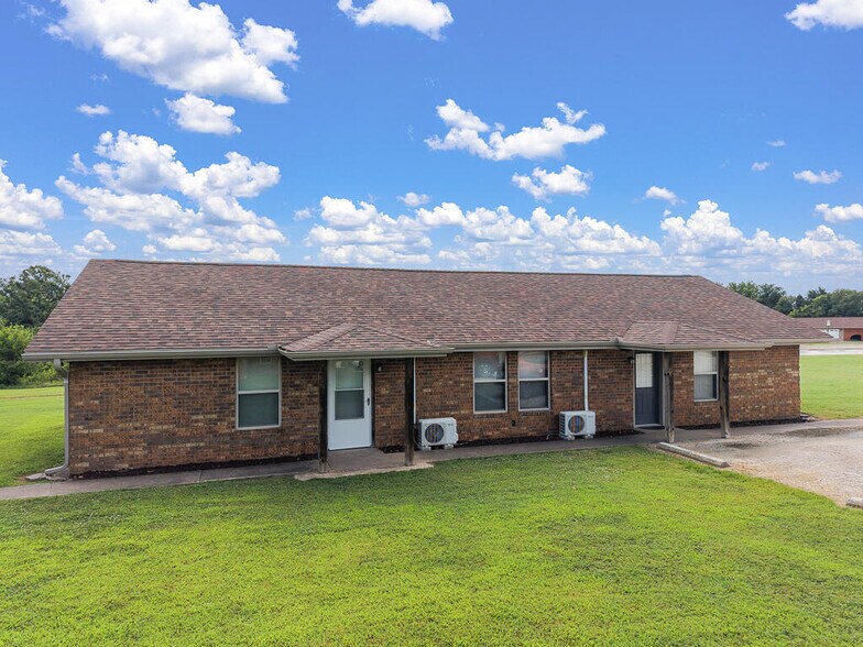 More Photos Of 19824 State Highway 112, Cassville Apartments For Sale