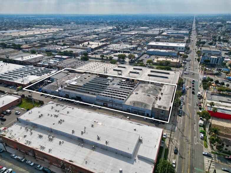 More Photos Of 6200 Avalon Blvd, Los Angeles Manufacturing For Lease