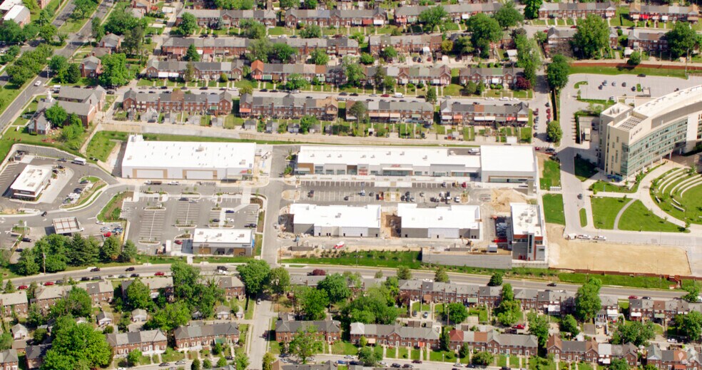 More Photos Of 1504 Havenwood Rd, Baltimore Supermarket For Lease