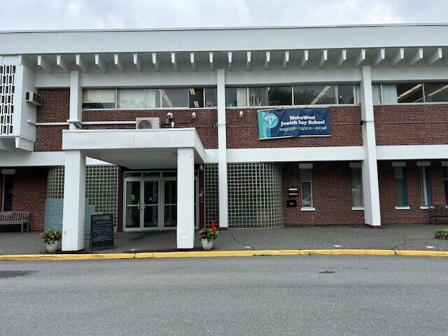 More Photos Of 50 Pamela Rd, Framingham Schools For Lease