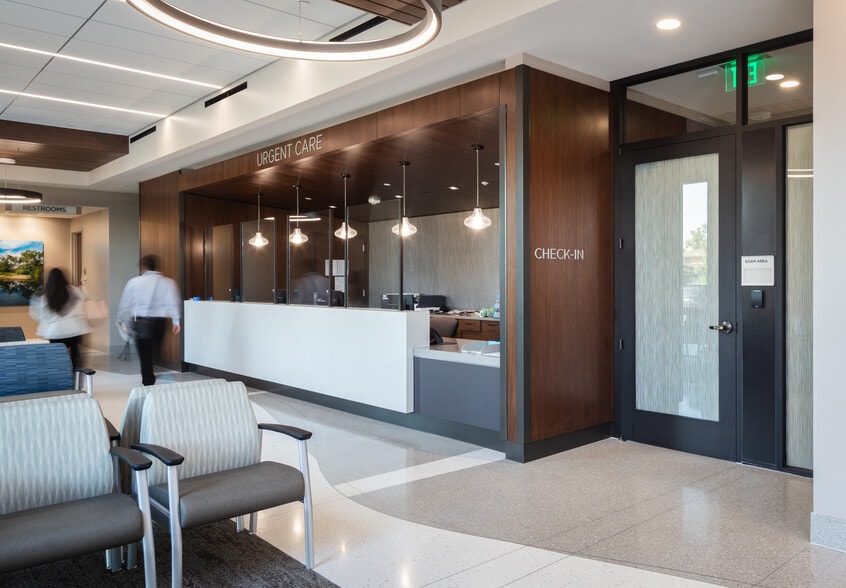 More Photos Of Grossmont Center Dr @ Center Dr, La Mesa Medical For Lease