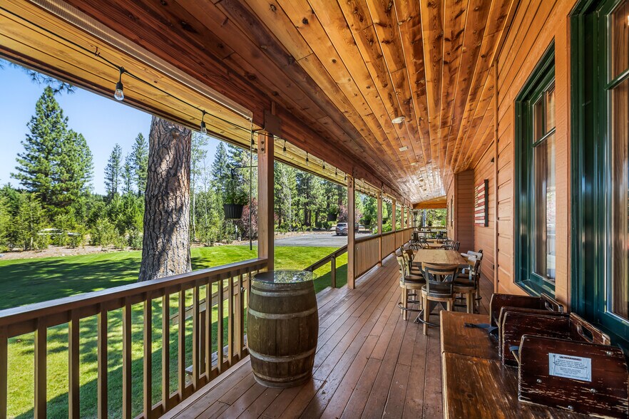 More Photos Of 985 Whitehawk Dr, Clio Hotel For Sale