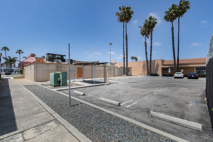 More Photos Of 2750 Harbor Blvd, Costa Mesa Unknown For Lease