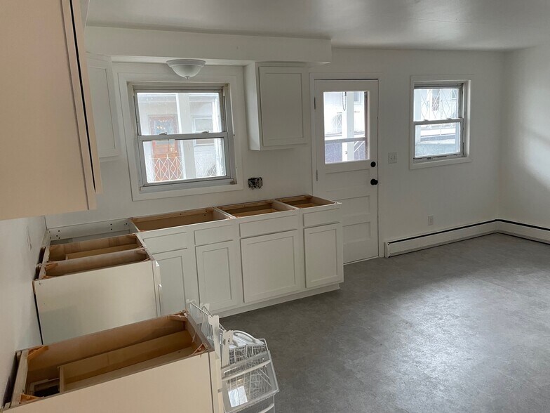 More Photos Of 101 Hooper Rd, Endicott Apartments For Sale
