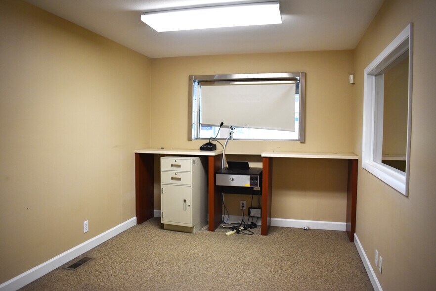 More Photos Of 256 Hospital St, Mocksville Medical For Lease