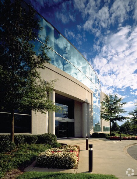 More Photos Of 7025 Albert Pick Rd, Greensboro Unknown For Sale