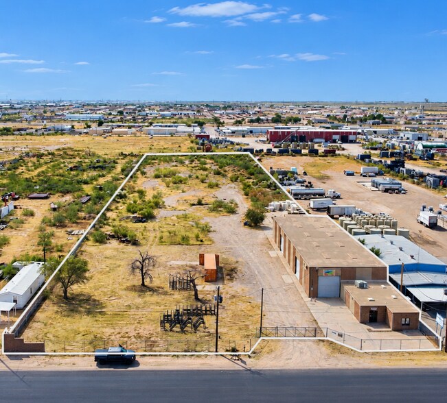 More Photos Of 2105 Maurice Rd, Odessa Warehouse For Sale