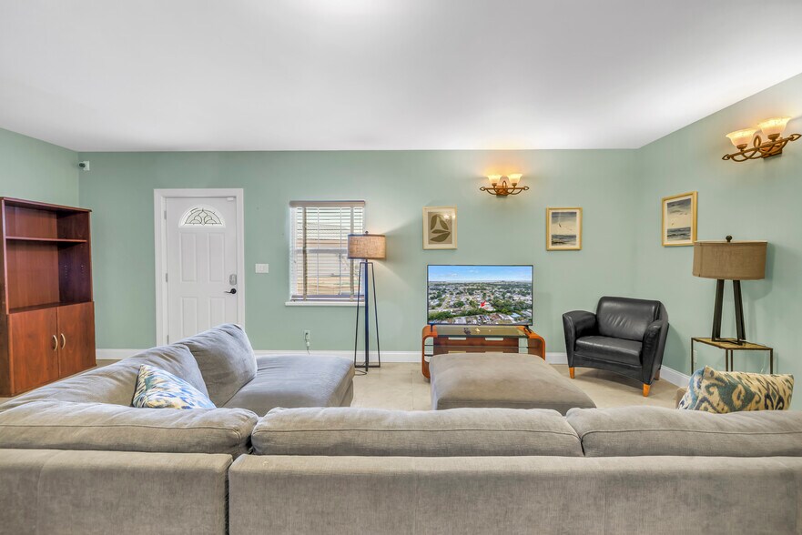 More Photos Of , Tampa Multifamily For Sale