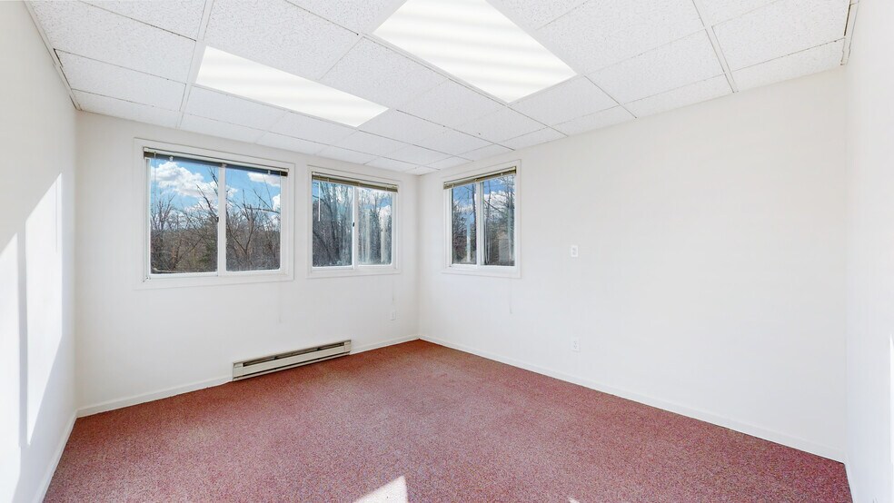 More Photos Of 220 Silver Lake Rd, Dingmans Ferry Office For Sale