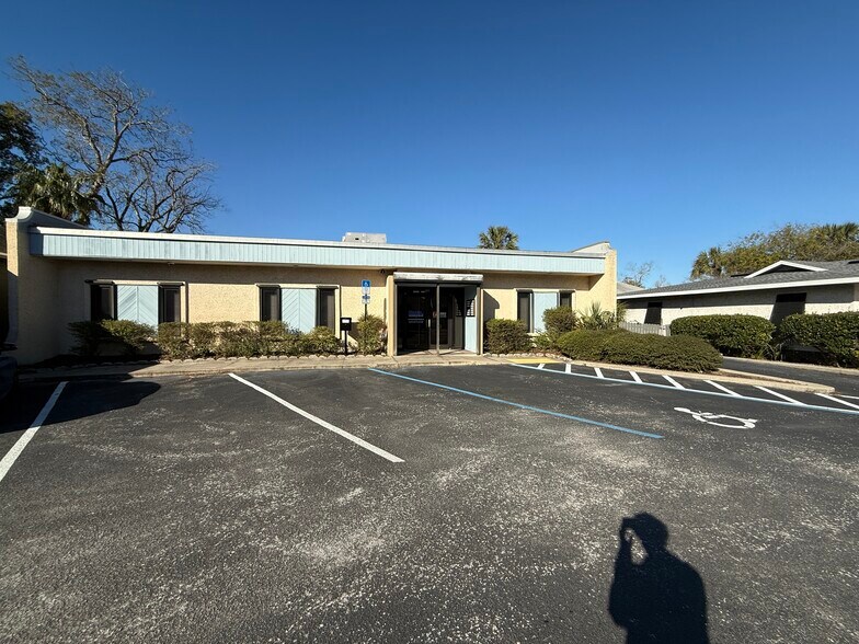 More Photos Of 911 S 8th St, Fernandina Beach Coworking Space