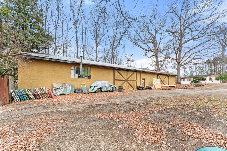 More Photos Of 8906 Hooes Rd, Lorton Specialty For Sale