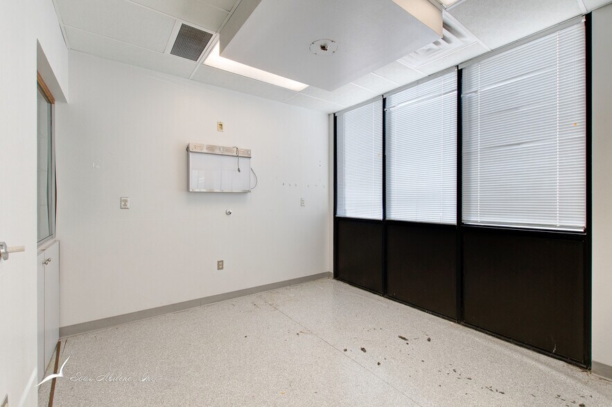 More Photos Of 3981 Ridgemont Dr, Abilene Storefront Retail Office For Sale