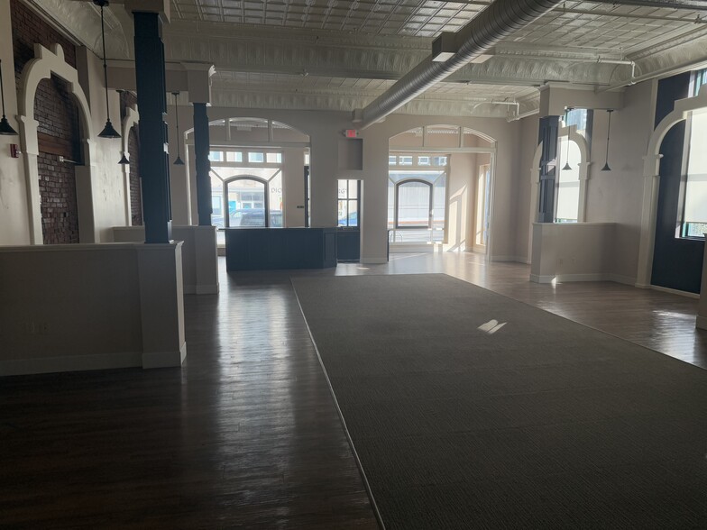 More Photos Of 120 Boulevard of the Allies, Pittsburgh Office For Sale