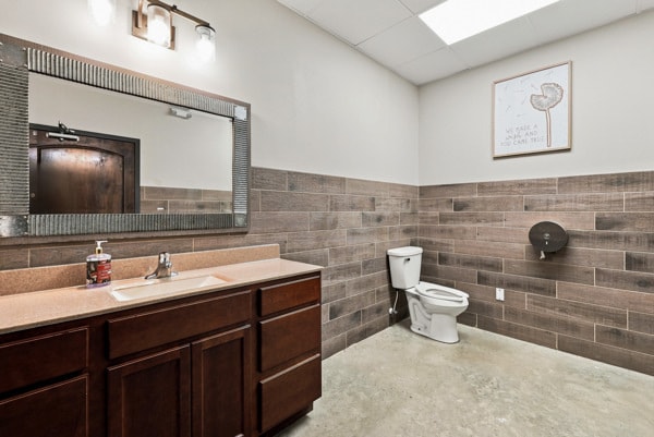 More Photos Of 1616 Oil Well Rd, Jefferson City Golf Course Driving Range For Sale
