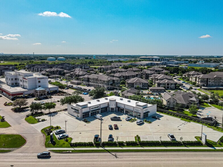 More Photos Of 4805 E Sam Houston Pky S, Pasadena Medical For Lease