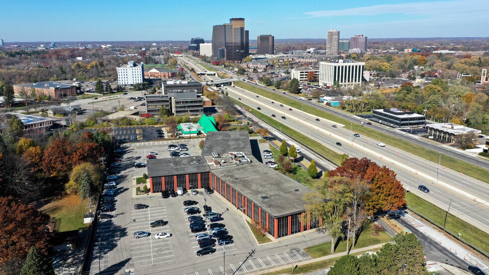 More Photos Of 24445 Northwestern Hwy, Southfield Office For Lease