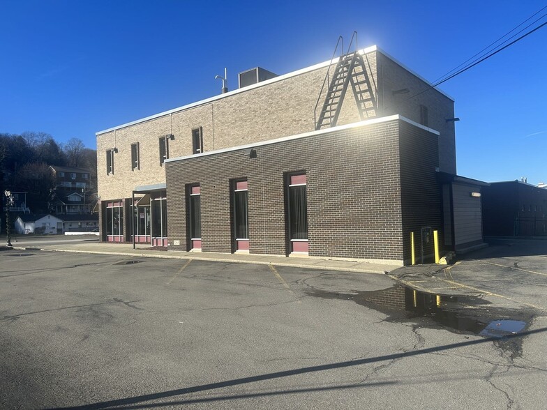 More Photos Of 712 N Franklin St, Watkins Glen Bank For Lease