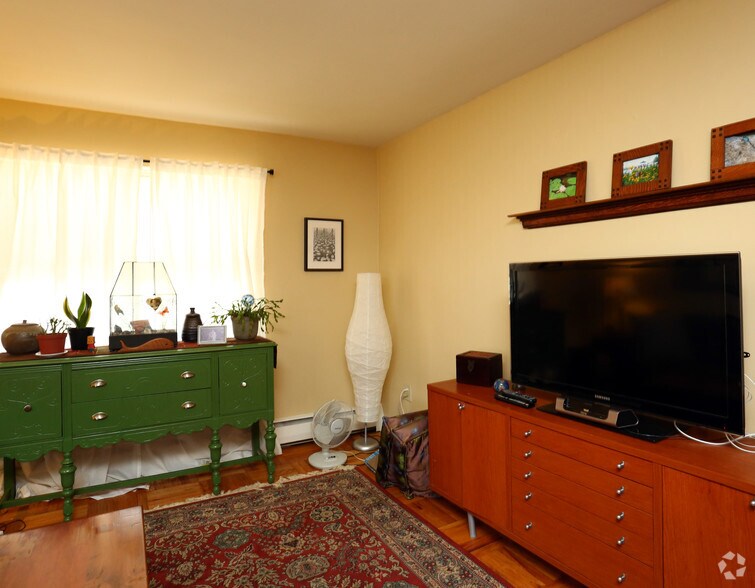 More Photos Of 34 W Montgomery Ave, Ardmore Apartments For Lease