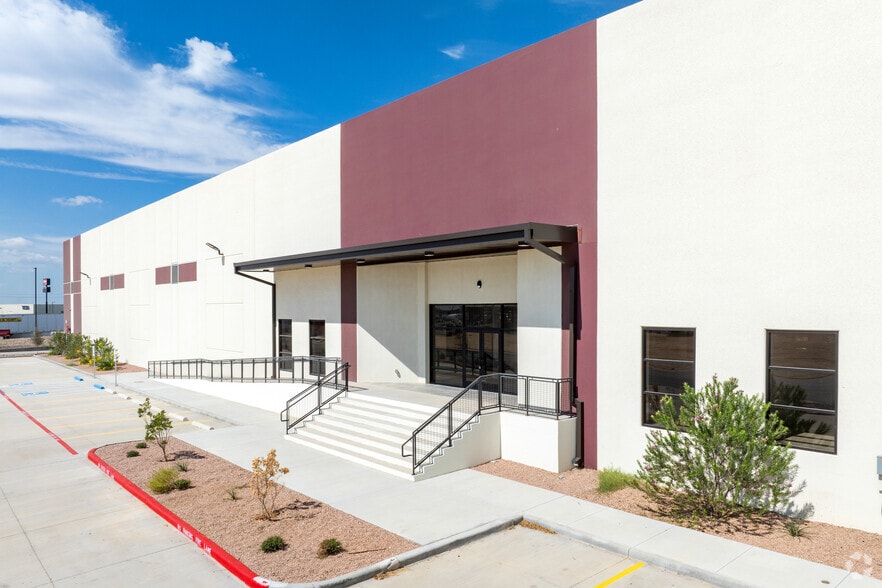 Primary Photo Of 172 Interamerica Blvd, Laredo Warehouse For Lease