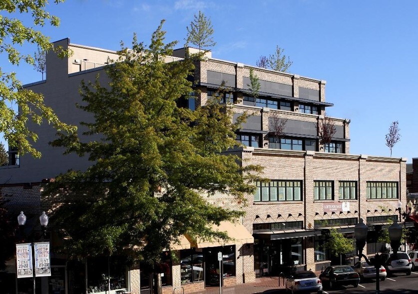 More Photos Of 919 NW Bond St, Bend Office Residential For Lease